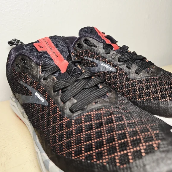 Brooks Caldera Womens Size 8 Trail Running Shoe Black Pink - Picture 5 of 8